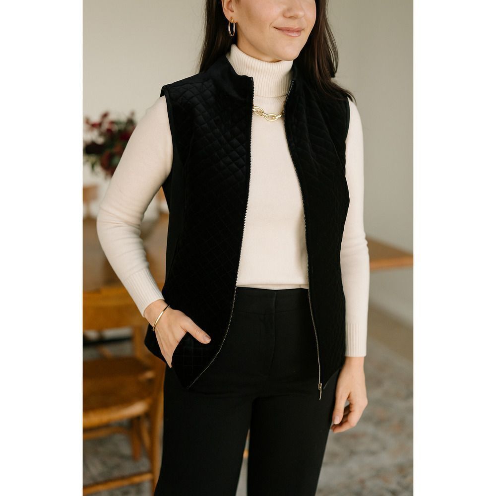 Susan Graver Weekend Women’s S Black Velvet Quilted Vest Zip Up Rhinestone
